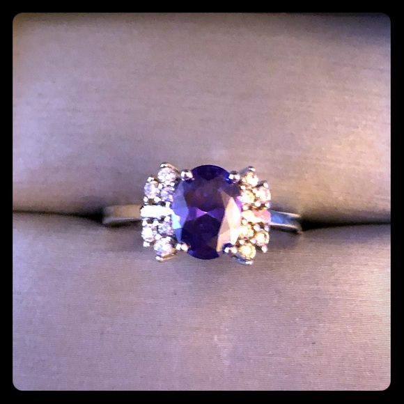 Ring - Picture 1 of 5